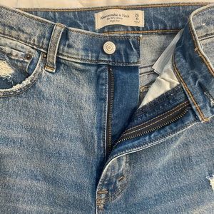 The 90s High Rise A&F jeans